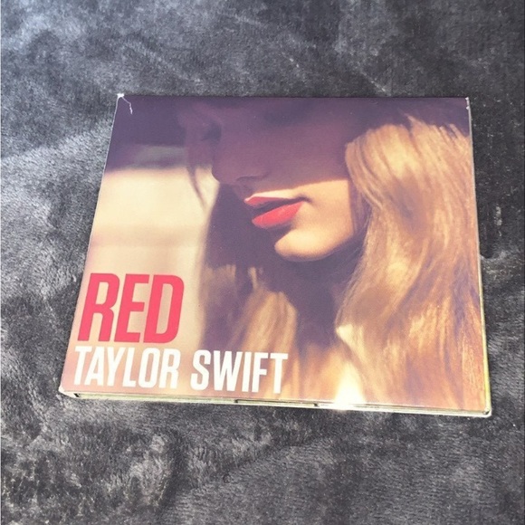 Taylor Swift Red CD fast day shipping